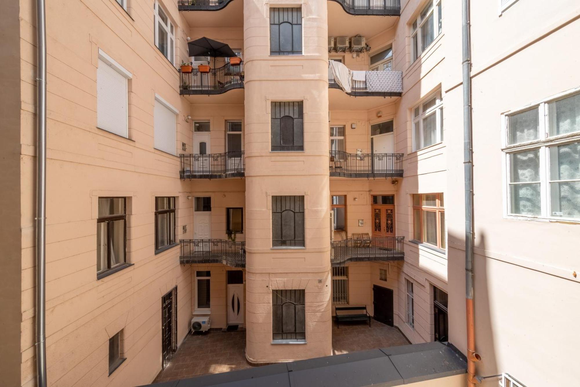 Liana-Luxury And Central Flat — Photos 1